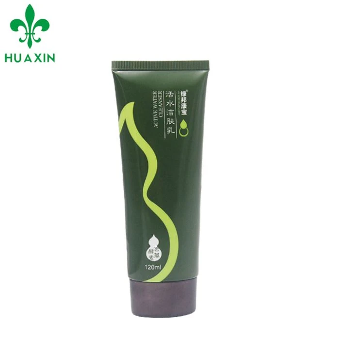 Tubo De Limpeza Facial Dos Homens